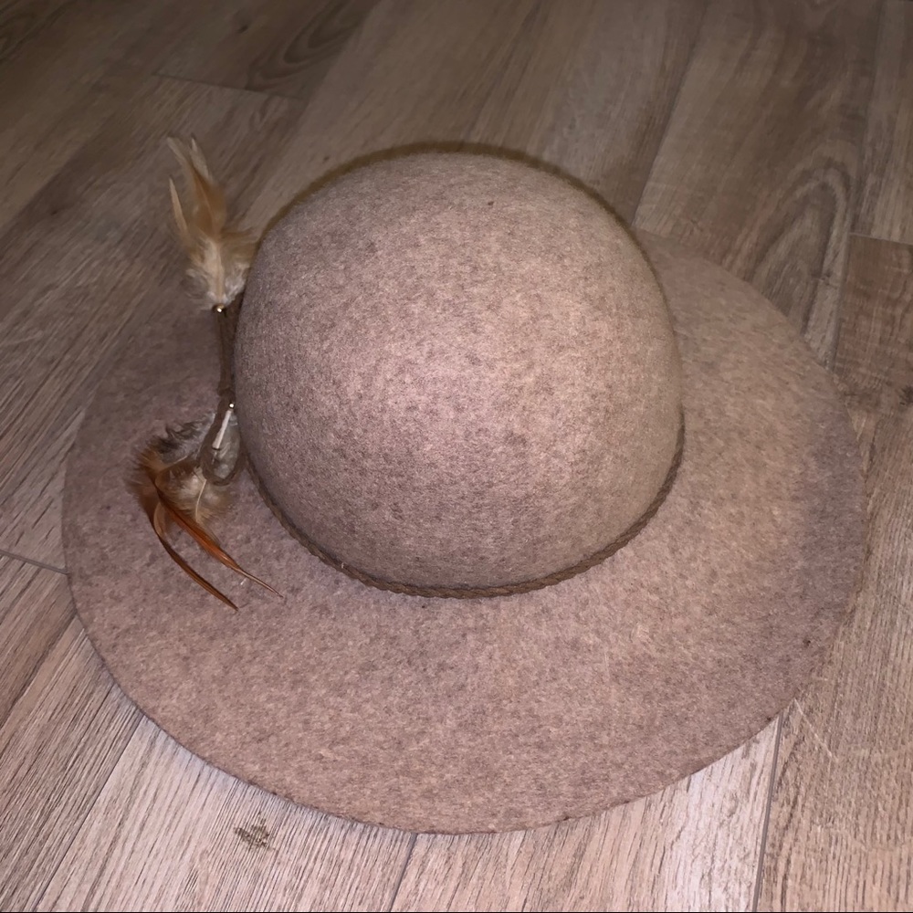 Beige/brown sun hat